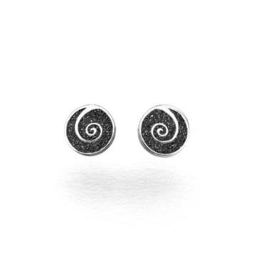 Spiral örhängen norrsken rörelse på polarnatten lavasand