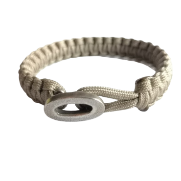 Armband uniform knapp from soldier to soldier flätat till minne av soldat