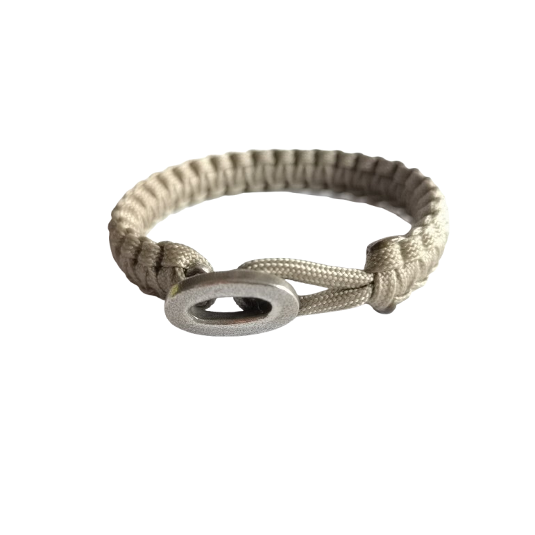 Armband uniform knapp from soldier to soldier flätat till minne av soldat